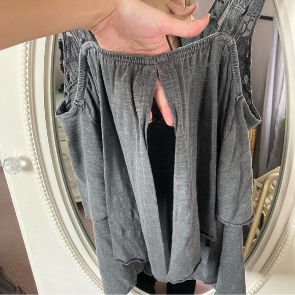 Gray top - Picture 5 of 5